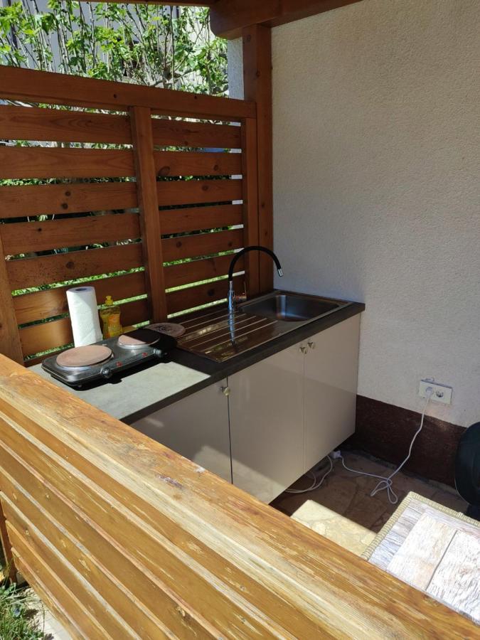 Guesthouse Suzy Pula Exterior photo
