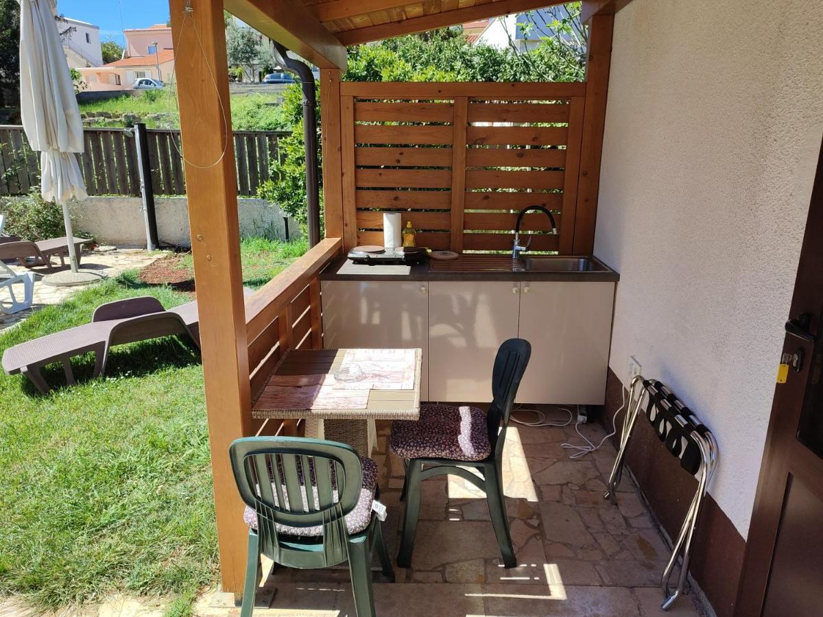 Guesthouse Suzy Pula Exterior photo