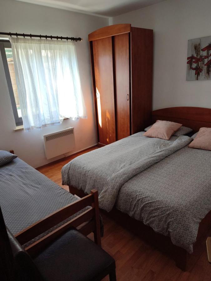 Guesthouse Suzy Pula Exterior photo