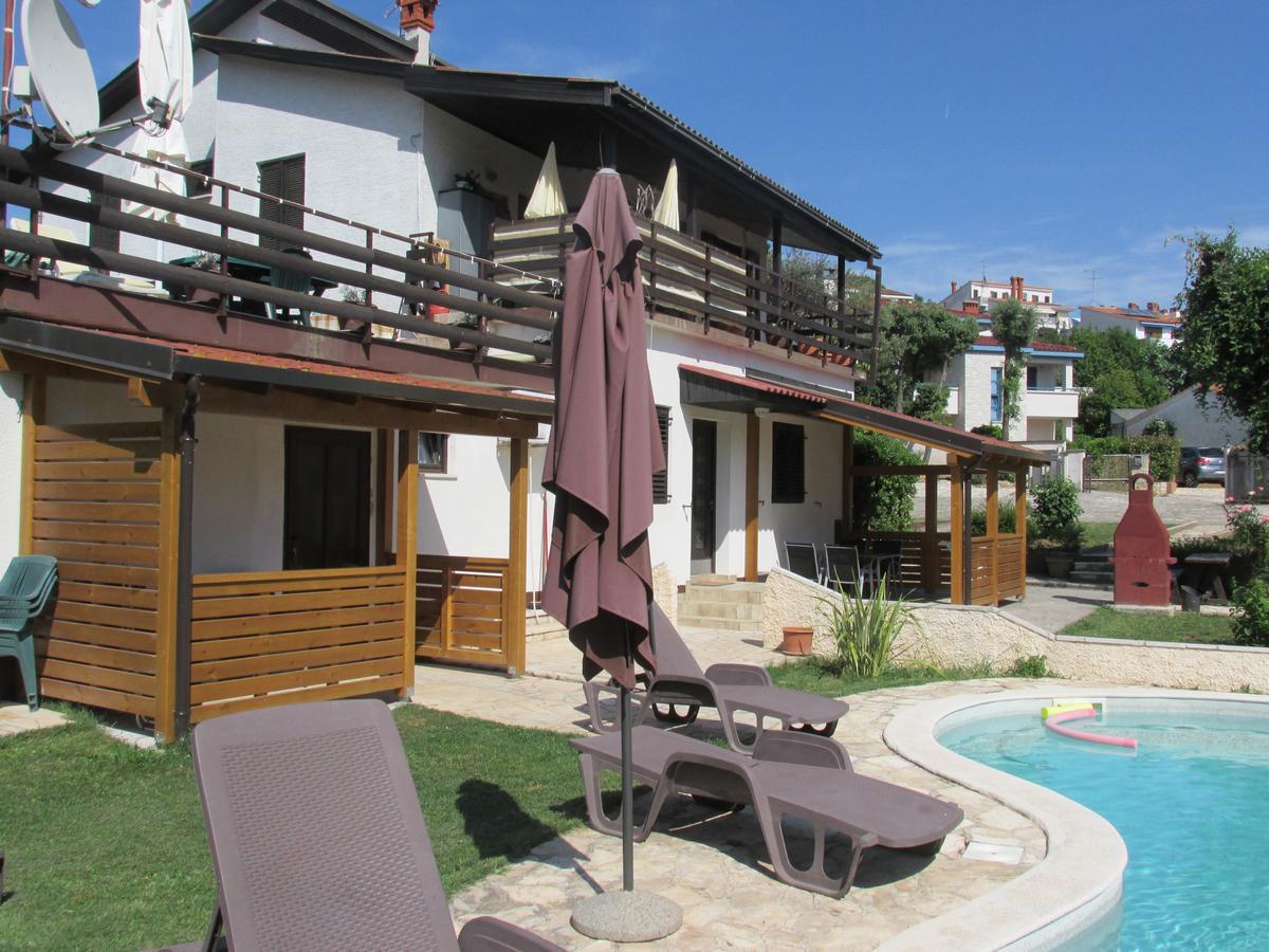 Guesthouse Suzy Pula Exterior photo