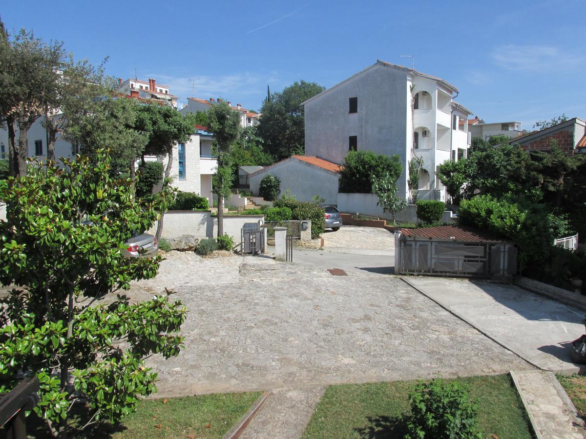 Guesthouse Suzy Pula Exterior photo