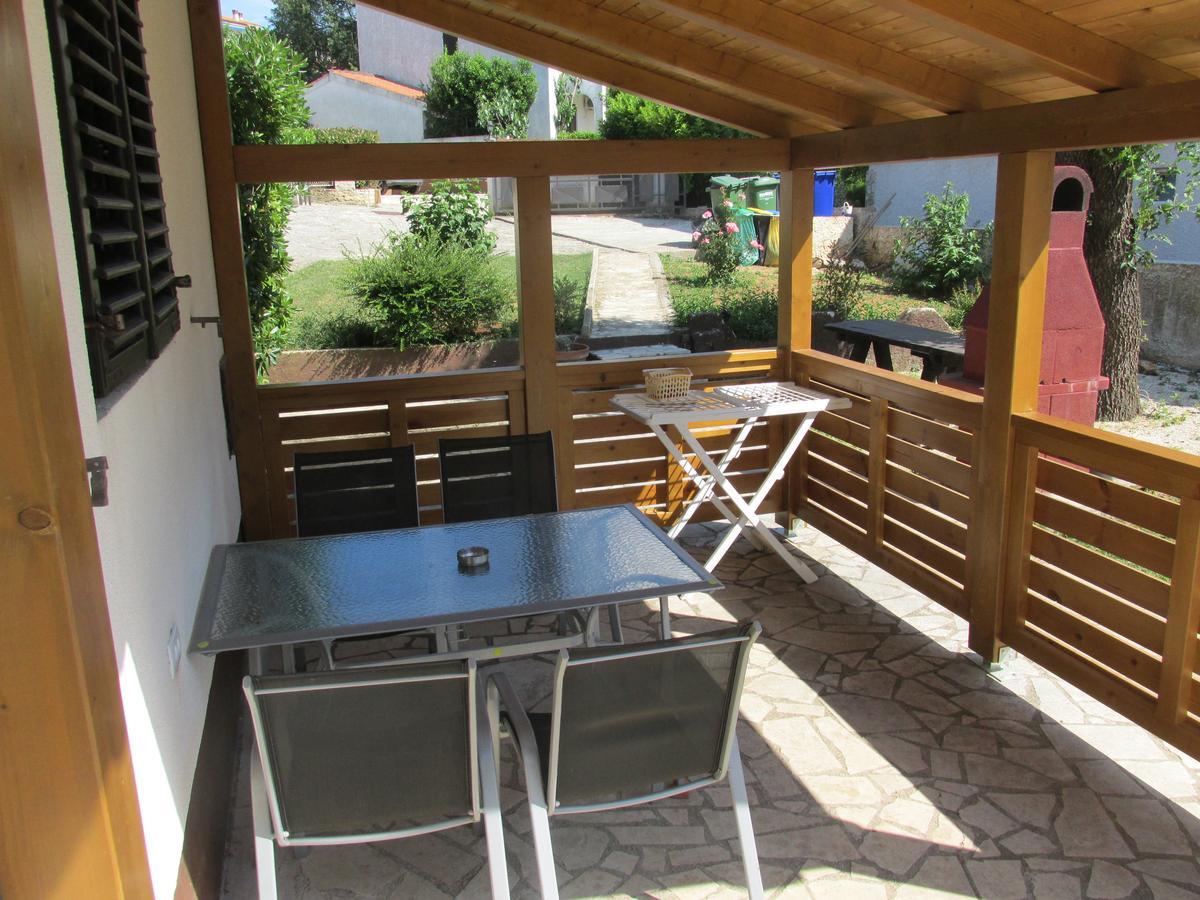 Guesthouse Suzy Pula Exterior photo
