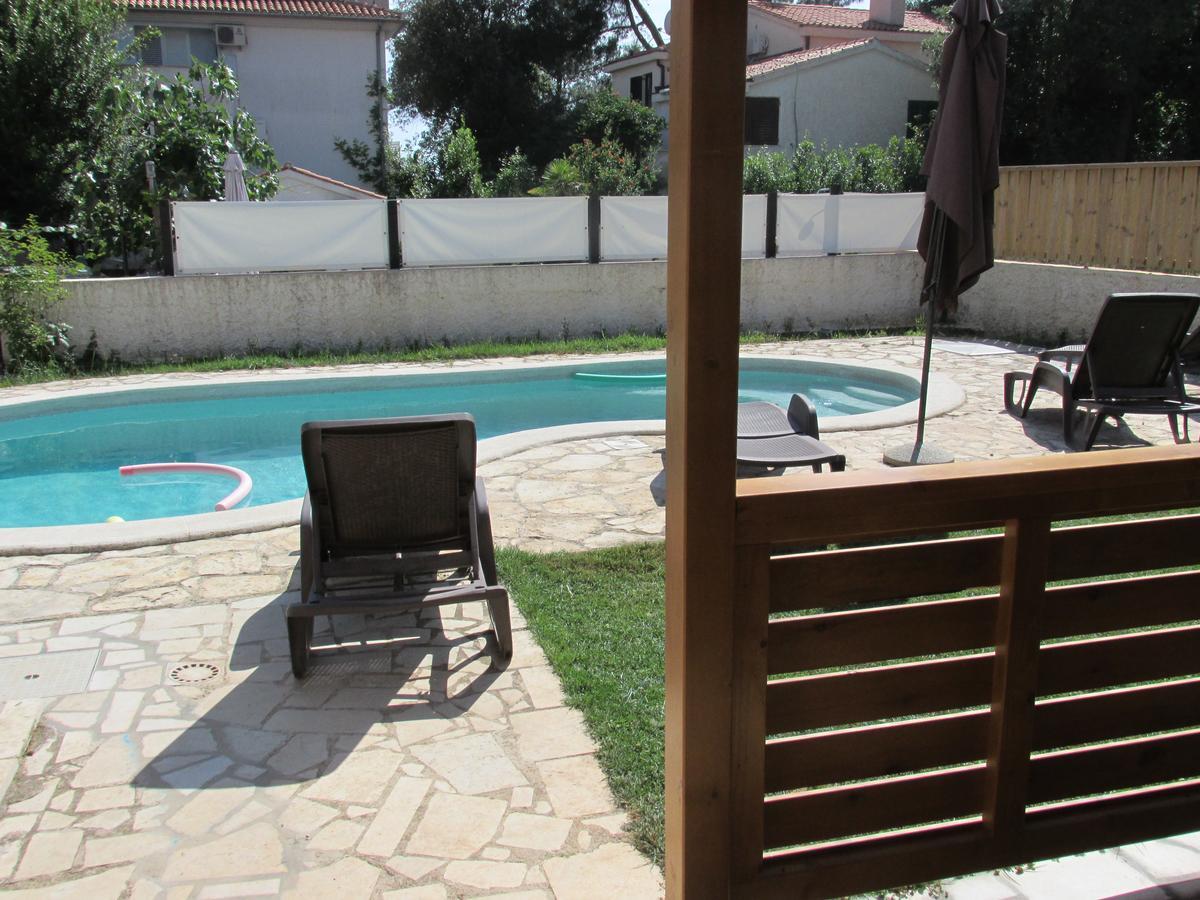 Guesthouse Suzy Pula Exterior photo